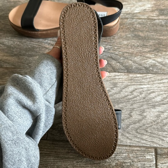 NEVER WORN Steve Madden platform - Picture 4 of 4
